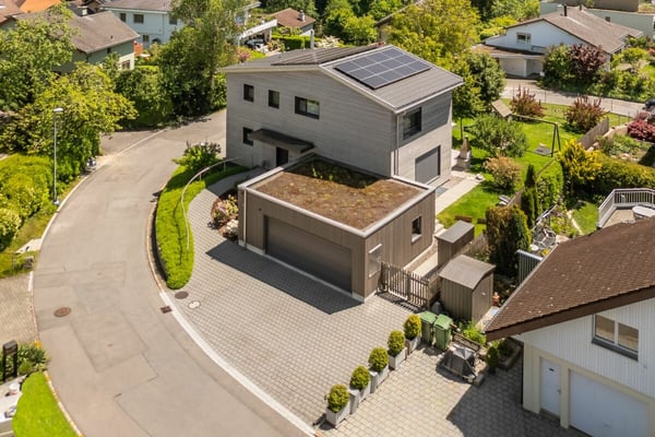 Traumhaft schönes Einfamilienhaus mit grossem Umschwung 2