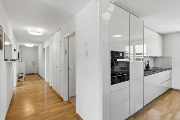 moderne 4 1/2 Zimmerwohnung mitten in Rotkreuz 3