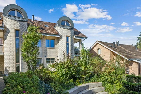 grosszügiges 6 1/2 Zimmer-Doppeleinfamilienhaus in Rotkreuz 7