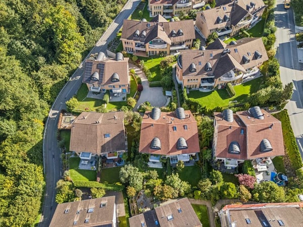 grosszügiges 6 1/2 Zimmer-Doppeleinfamilienhaus in Rotkreuz 3