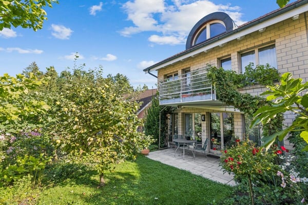 grosszügiges 6 1/2 Zimmer-Doppeleinfamilienhaus in Rotkreuz