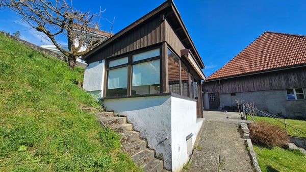 Einfamilienhaus mit 2 Wohnungen und wunderbarer Weitsicht in die Berge 7