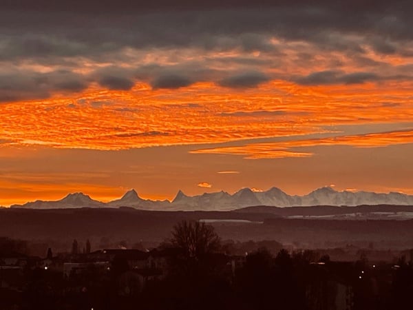 Einfamilienhaus mit 2 Wohnungen und wunderbarer Weitsicht in die Berge 6