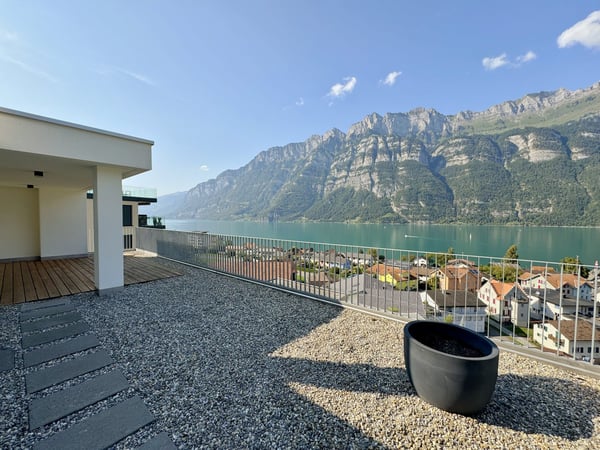 ANDERE BUCHEN FERIEN. SIE KOMMEN NACH HAUSE. 1