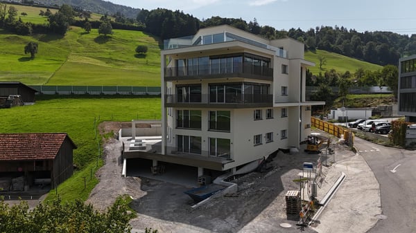 Architektonisches Highlight in Pfäffikon – flexible Gewerbeflächen 22–1140 m², Ausbau nach Wunsch! 1