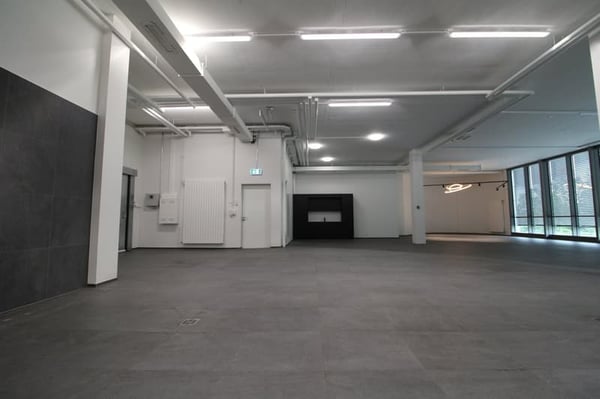 Lichtdurchflutete Gewerbefläche im Herzen von Pfäffikon SZ – sofort bezugsbereit 3