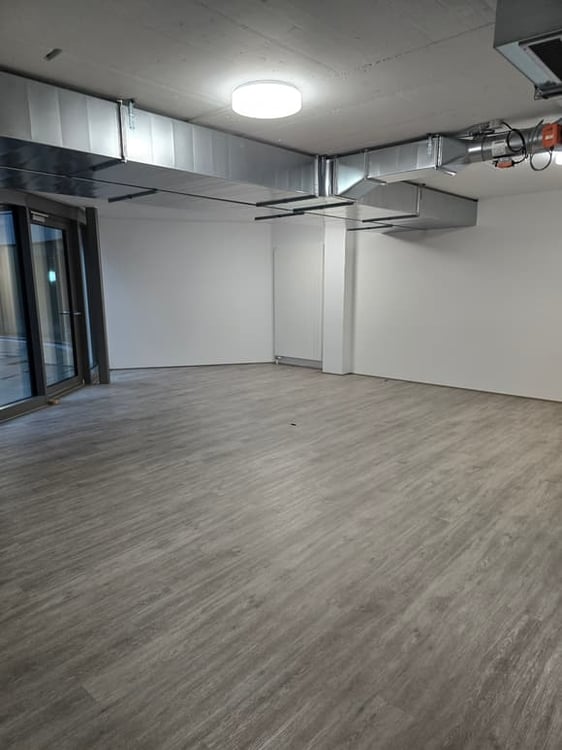 Modernes Büro mit Serverraum und flexibler Aufteilung im repräsentativen Businesscenter Halten 4