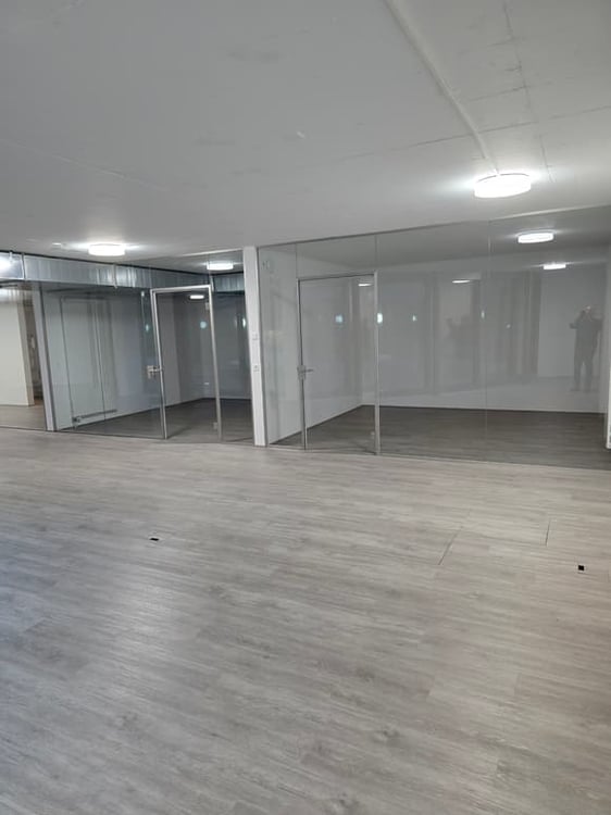 Modernes Büro mit Serverraum und flexibler Aufteilung im repräsentativen Businesscenter Halten 7