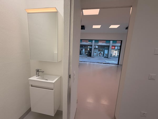 Spazio commerciale / ufficio in Centro Lugano 16