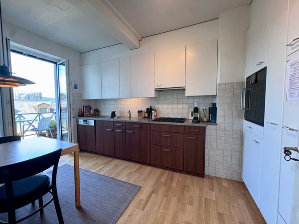 Charmante 4-Zimmer-Altbauwohnung mit Balkon und Aussicht 6
