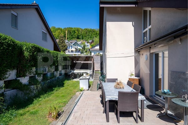 Eck-Haus in Anglikon: 5.5 Zimmer mit Garten 11