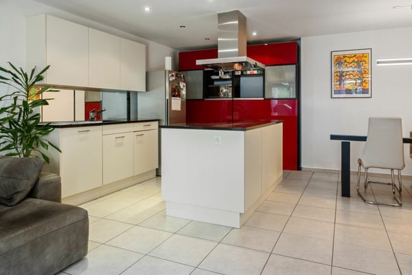 Attraktive 1.5-Zimmer-Gartenwohnung mit grosszügigem Sitzplatz in Pfäffikon ZH 2