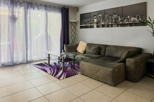 Attraktive 1.5-Zimmer-Gartenwohnung mit grosszügigem Sitzplatz in Pfäffikon ZH 3