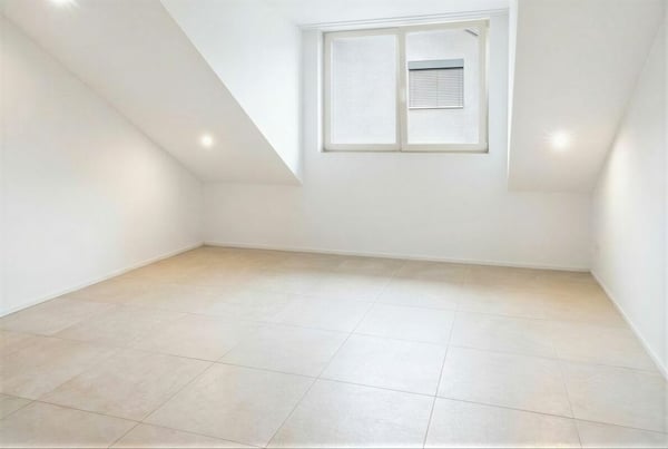Modernes 6-Zimmer-Doppeleinfamilienhaus mit Garten in Hausen am Albis 22