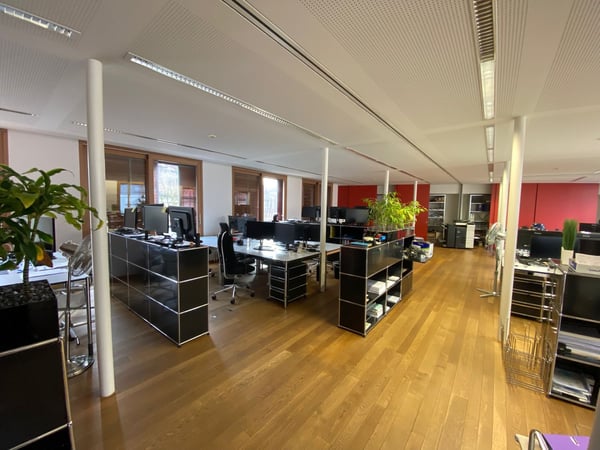 Moderne Bürofläche mit zwei Balkonen und Dachterrasse zur Untermiete 2