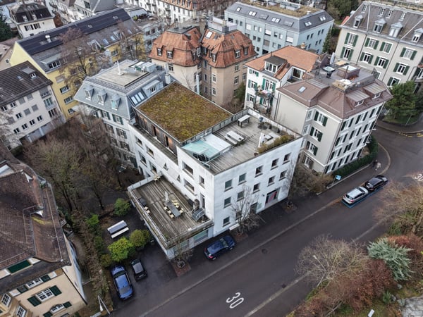 Moderne Bürofläche mit zwei Balkonen und Dachterrasse zur Untermiete 1
