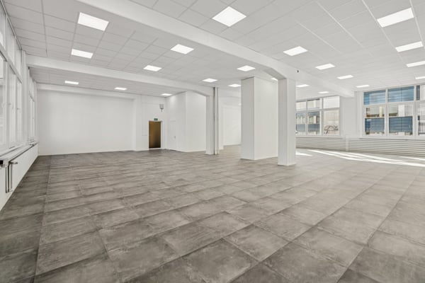 Gewerbeflächen mit 4 Meter hohen Räumen 3