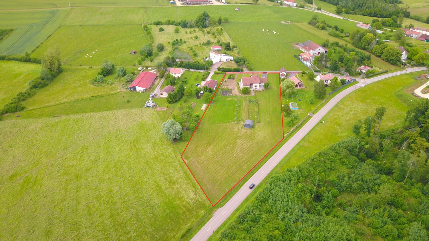 Immobilie in Boncourt - 9.5-Zimmer-Landhaus mit 1 ha Grundstück in Monthureux-sur-Saône (FR) nähe Basel und Boncourt - Bild 1