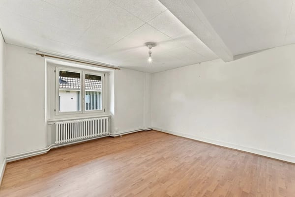 7.5-Zimmer-Haus mit Dachwohnung und Scheune in Würenlos 7