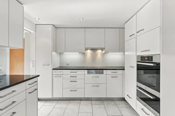 7.5-Zimmer-Haus mit Dachwohnung und Scheune in Würenlos 4