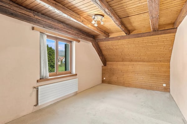 7.5-Zimmer-Haus mit Dachwohnung und Scheune in Würenlos 11