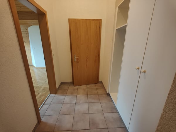 Appartement de 2.5 pièces avec balcon à Broc 3