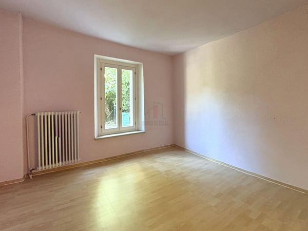 GRAZIOSA CON GIARDINO E PARZIALE VISTA LAGO 12