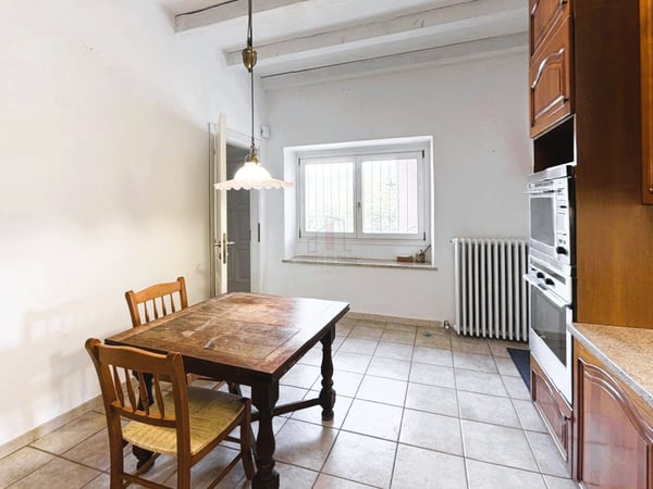 GRAZIOSA CON GIARDINO E PARZIALE VISTA LAGO 8