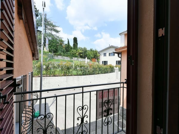 ACCOGLIENTE E SOLEGGIATO TRILOCALE A SAN PIETRO DI STABIO 3