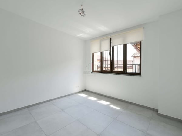 ACCOGLIENTE E SOLEGGIATO TRILOCALE A SAN PIETRO DI STABIO 2
