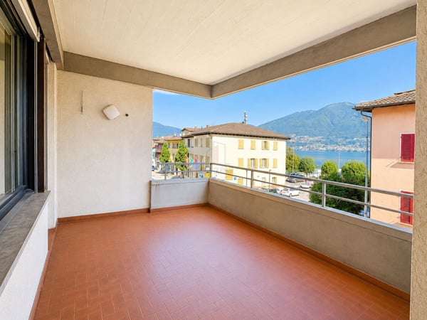VIVERE A DUE PASSI DAL LAGO, TRILOCALE  CON VISTA RINNOVATO 7