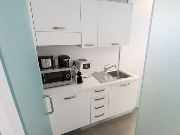 VERSATILE SPAZIO AMMINISTRATIVO ARREDATO IN LOCAZIONE 5