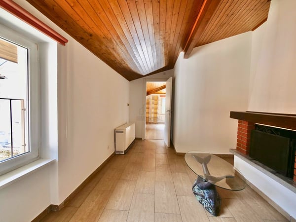 NEW PRICE, A REDDITO,  A DUE PASSI DAL LAGO 4