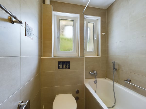 Exklusives Renditeobjekt (gemischt) mit 4.86% Nettorendite! 4