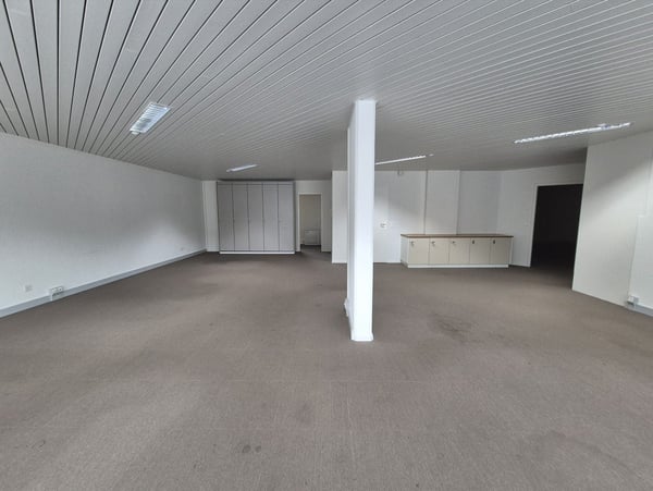 Attraktive Gewerbe-, Büro- oder Ladenfläche im Erdgeschoss (ca. 130m²) 5