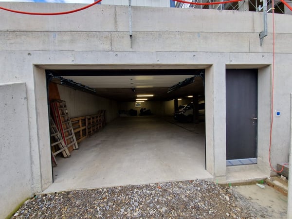 Tiefgaragenplätze in Höfen b. Thun zu vermieten 3