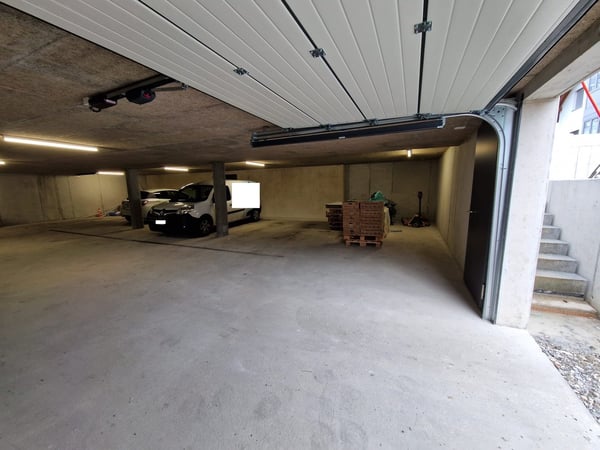 Tiefgaragenplätze in Höfen b. Thun zu vermieten 2