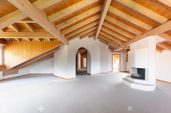 Grosszügige 4½-Zimmer Dachwohnung mit 2 Einstellhallenplätzen 5