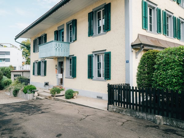 Charaktervolles 12-Zimmer Wohnhaus an idealer Lage in Bern 6