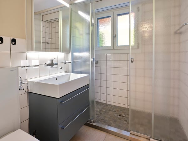 2½-Zi.-Dachwohnung: Wohnen mit 60er-Jahre-Flair und Blick auf das Schloss 9