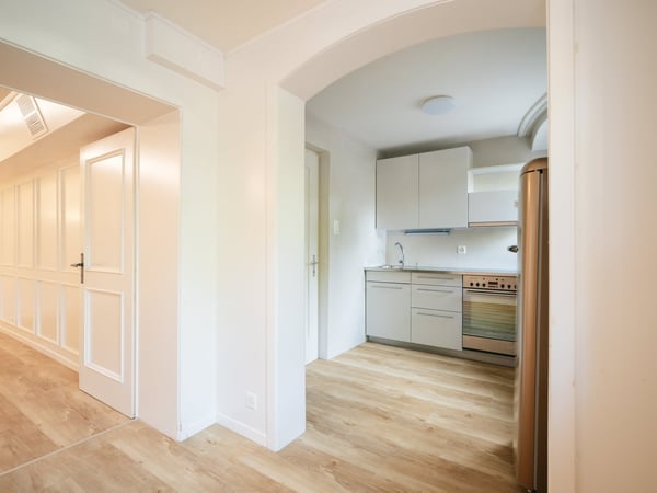 Charmante 2-Zimmer Wohnung in historischem Altbau in Thun 4