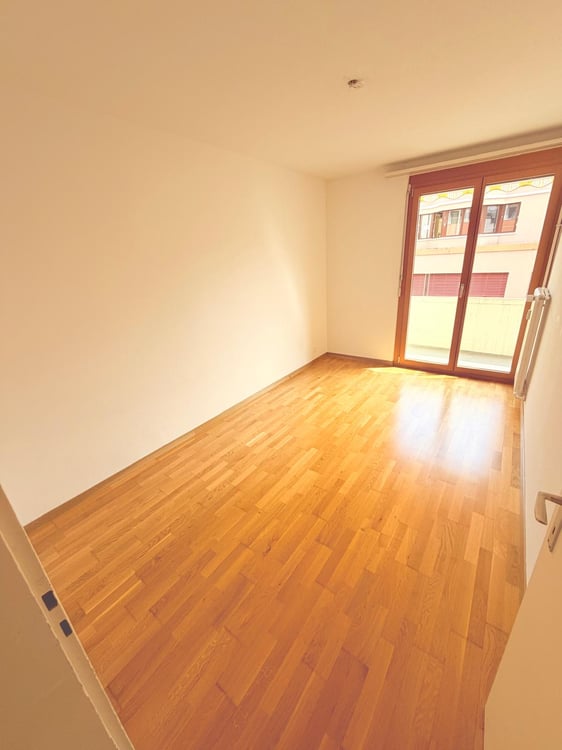 Kernsanierte und helle 4.5-Zimmer-Wohnung mit Balkon und schöner Aussicht in Luzern 10