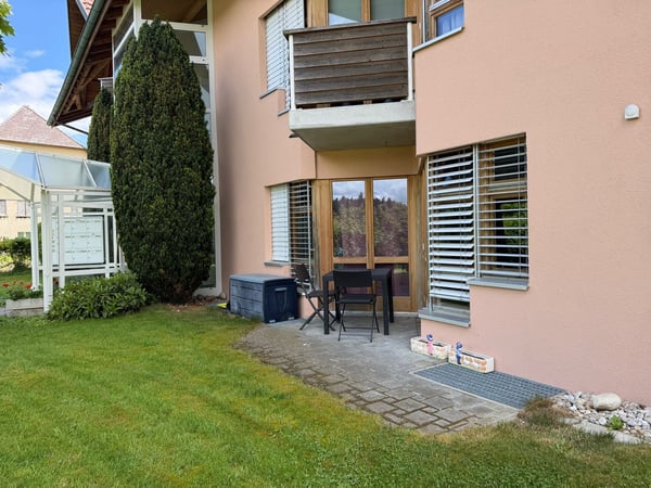 3.5-Zimmer EG Wohnung mit 2 Sitzpläten 4
