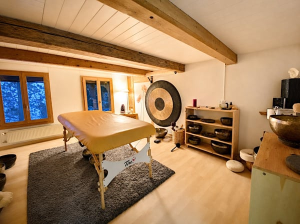 Bauernhaus, Stöckli m. 2 Wohnungen, Quellen, Aussicht, Sonne 37