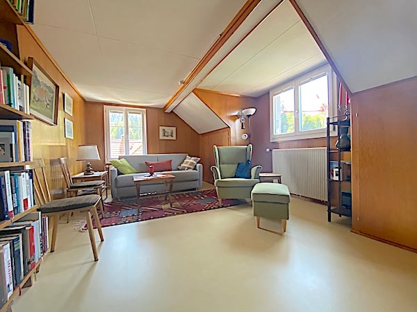 Mehrfamilienhaus m. grossem Garten, 13 Zimmer, 3 Wohnungen 34
