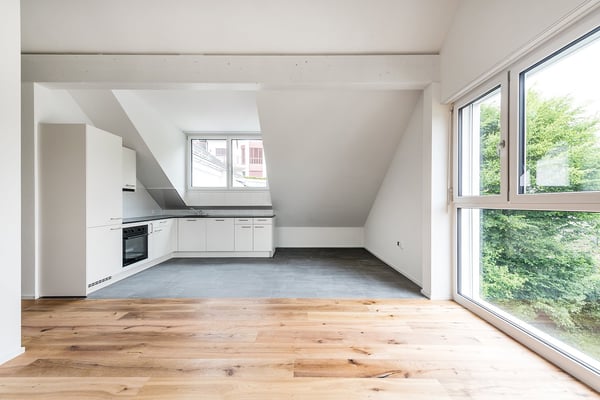 Helle 1.5-Zimmer-Dachgeschosswohnung 2