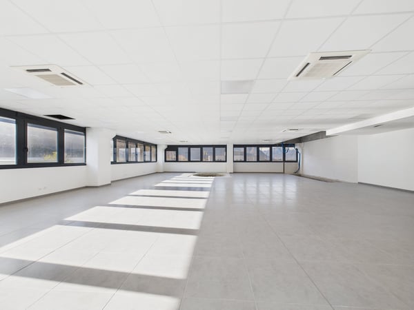 Tre unità commerciali indipendenti (PPP) in stabile di recente costruzione 1