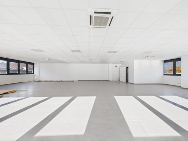 Tre unità commerciali indipendenti (PPP) in stabile di recente costruzione 17