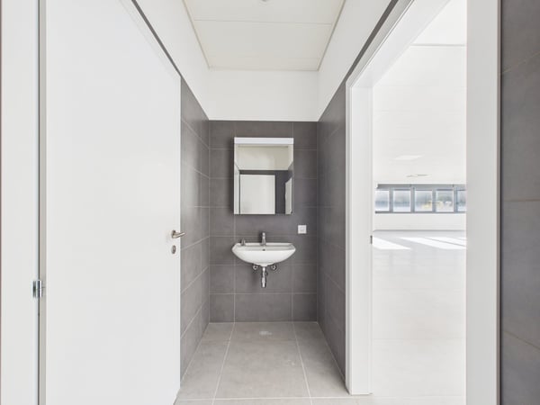 Tre unità commerciali indipendenti (PPP) in stabile di recente costruzione 18