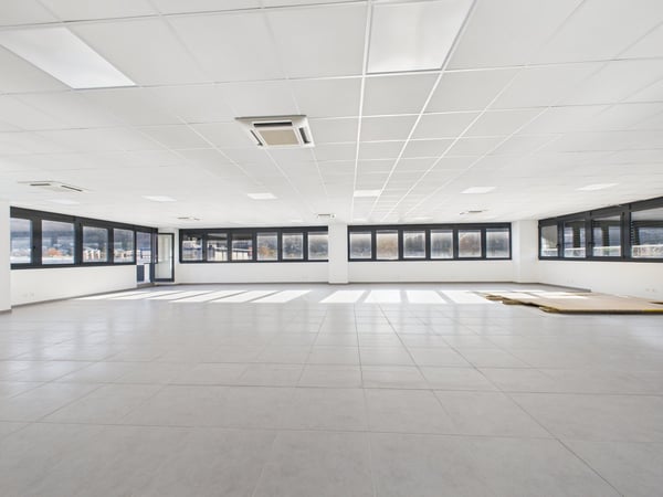 Tre unità commerciali indipendenti (PPP) in stabile di recente costruzione 15